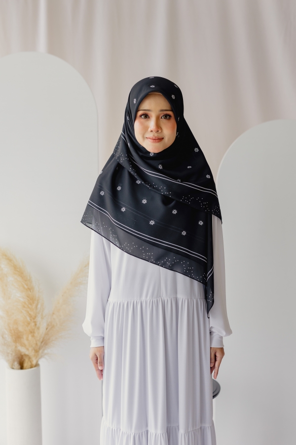Daisy Square - Black Daisy Square - Black